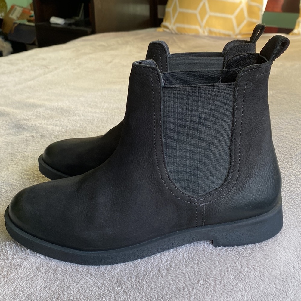 New ZARA Leather boots Chelsea style Sz 39